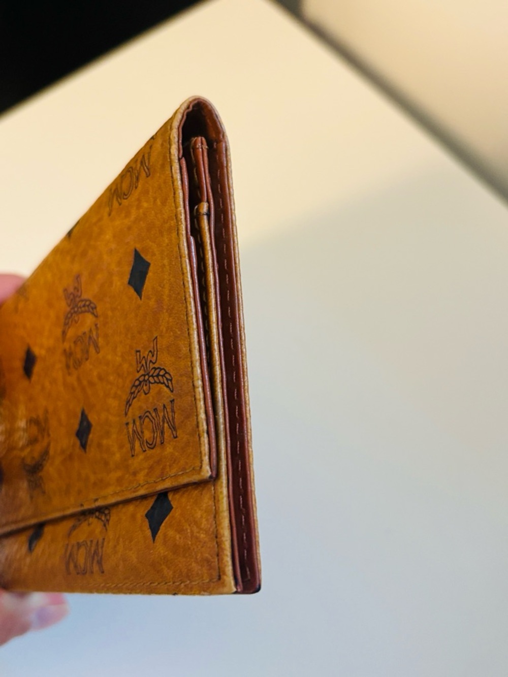 [MCM] Signature Logo Bi-Fold Long Continental Snap Button Wallet in Cognac Brown - Picture 8 of 16